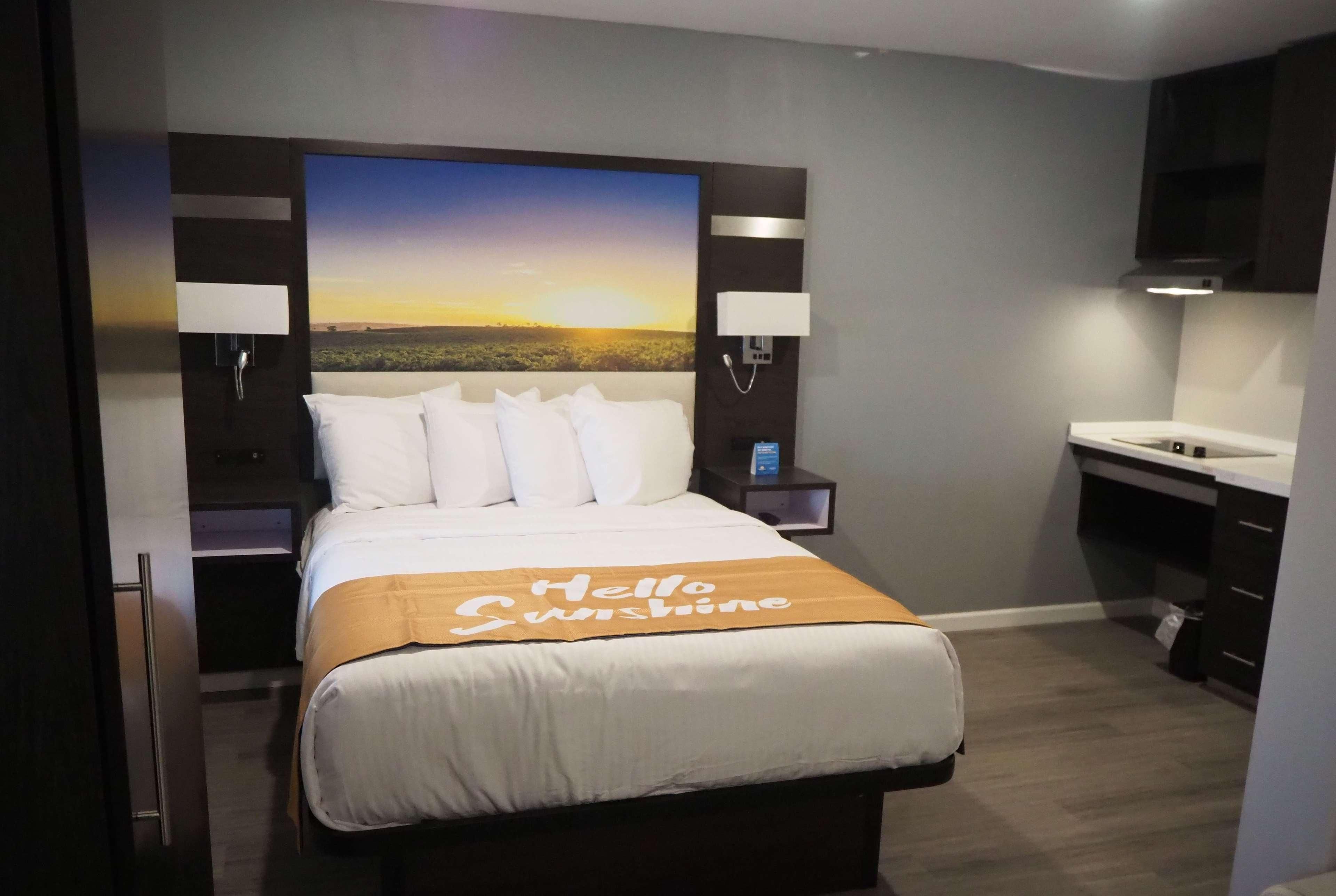 Days Inn By Wyndham Galt - Elk Grove South Eksteriør bilde