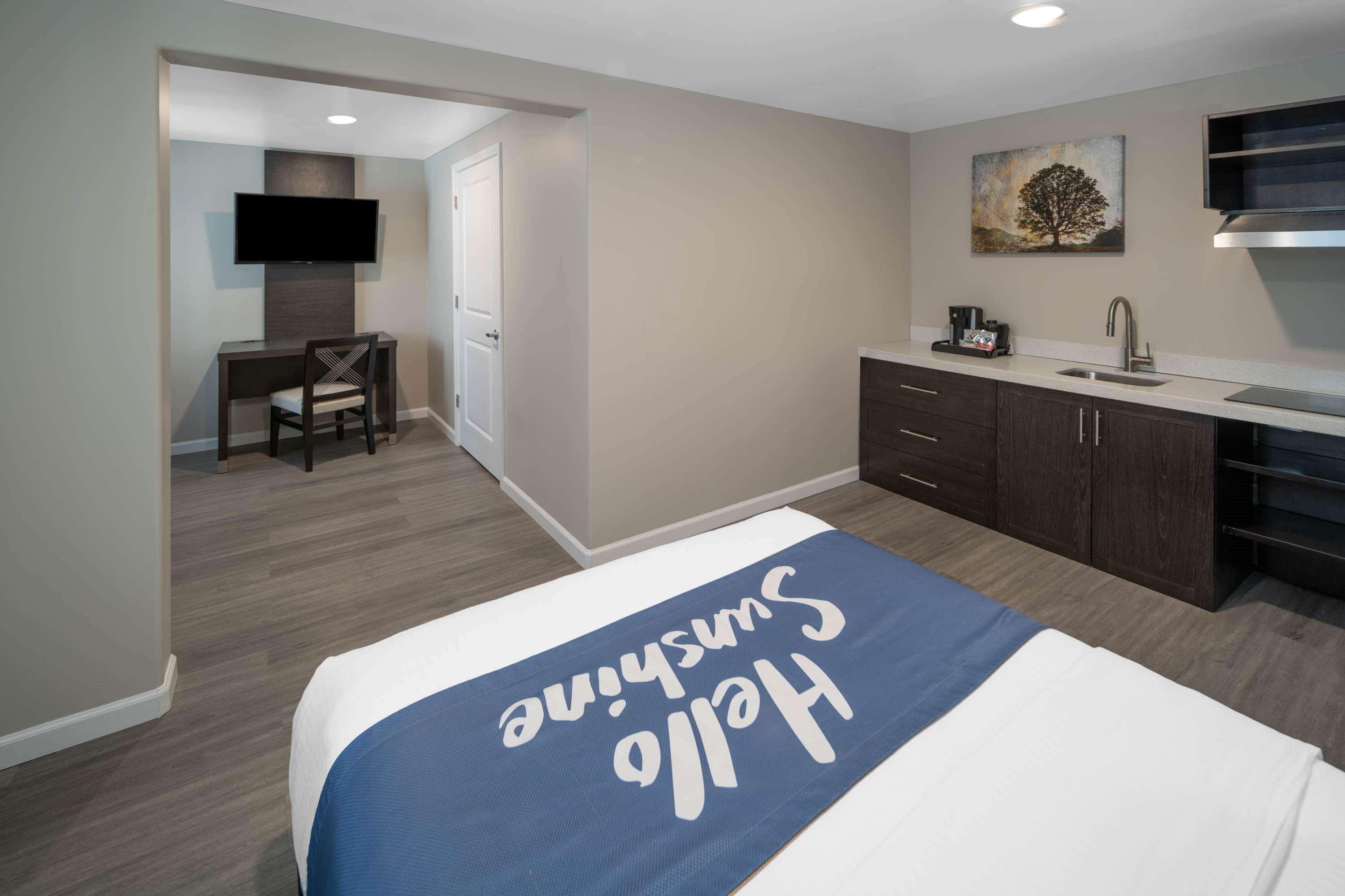 Days Inn By Wyndham Galt - Elk Grove South Eksteriør bilde