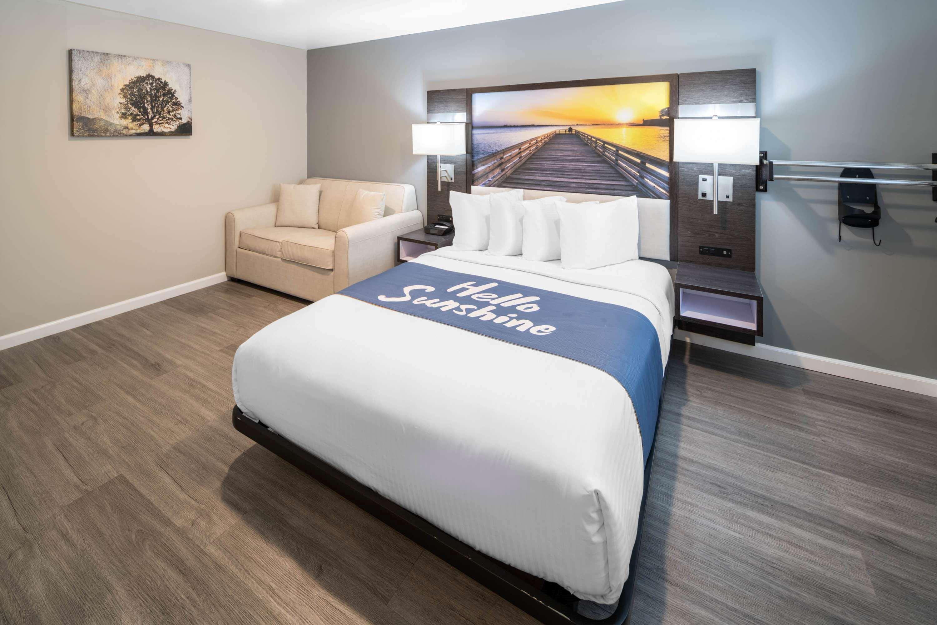 Days Inn By Wyndham Galt - Elk Grove South Eksteriør bilde